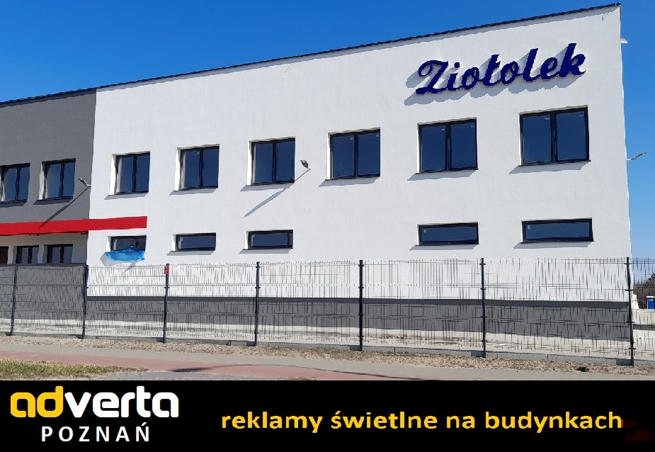 Litery 3d dla poznańskiej firmy Ziołolek na głównym budynku firmy.